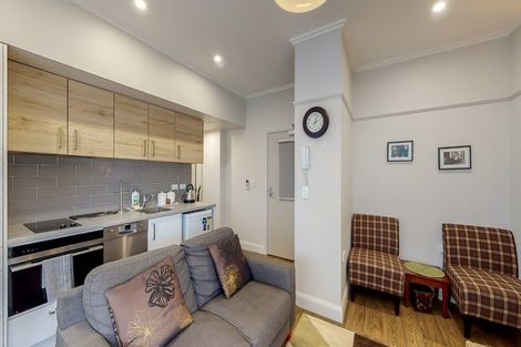 Photo of property in Fountain Court, 48u2 Oriental Parade, Oriental Bay, Wellington, 6011