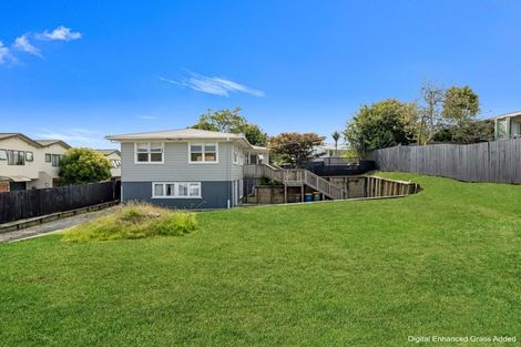 Photo of property in 10 Awaroa Road, Sunnyvale, Auckland, 0612