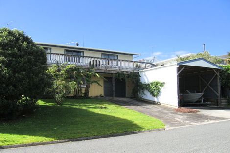 Photo of property in 2 Rewa Place, Russell, 0202