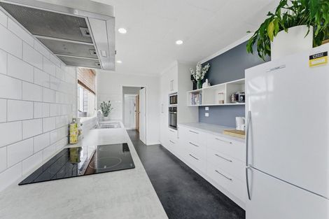 Photo of property in 327 Carrington Street, Vogeltown, New Plymouth, 4310
