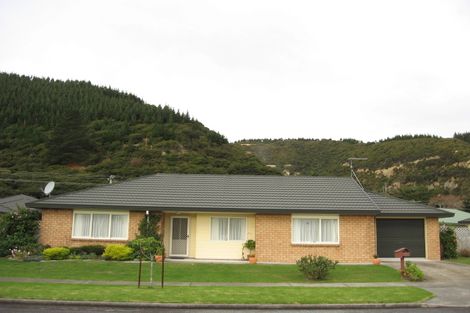 Photo of property in 3 Villa Grove, Paraparaumu, 5032