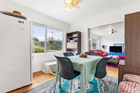 Photo of property in 154 View Road, Sunnyvale, Auckland, 0612