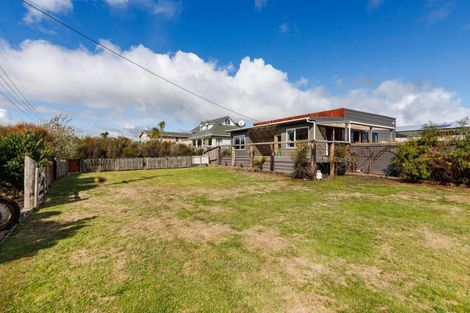 Photo of property in 1927 Parewanui Road, Parewanui, Bulls, 4894