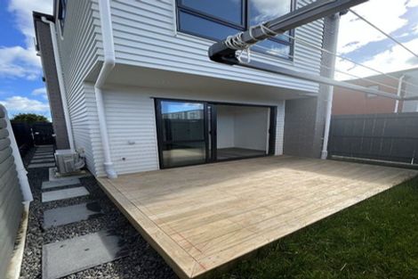 Photo of property in 1/5 Hikurangi Street, Te Atatu Peninsula, Auckland, 0610