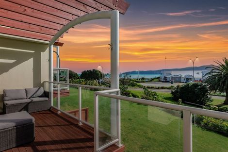 Photo of property in 4/1 Marine Parade, Paraparaumu Beach, Paraparaumu, 5032