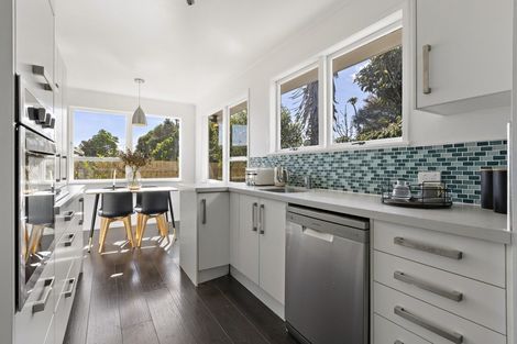 Photo of property in 20 Edgerton Road, Te Atatu Peninsula, Auckland, 0610