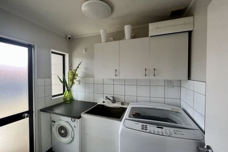 Photo of property in 28 Watts Street, Waipawa, 4210