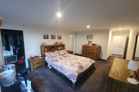 Photo of property in 7 Caterer Lane, Paraparaumu, 5032