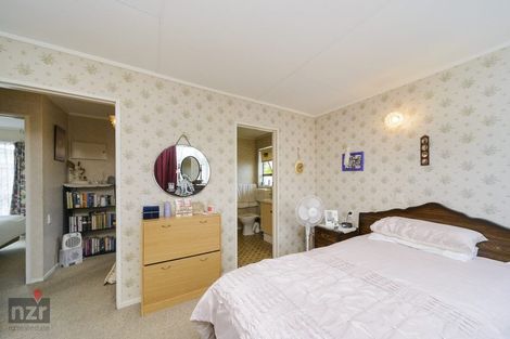 Photo of property in 5 Herbert Avenue, Cloverlea, Palmerston North, 4412