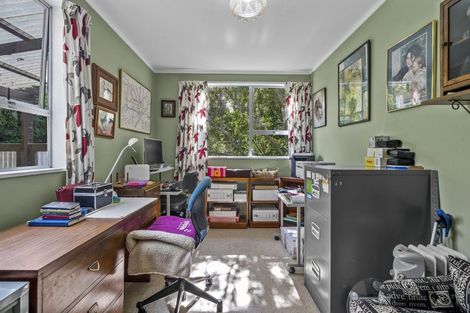 Photo of property in 27 Solander Place, Whitby, Porirua, 5024