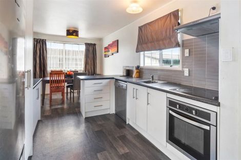 Photo of property in 12 Funnell Place, Manurewa, Auckland, 2102