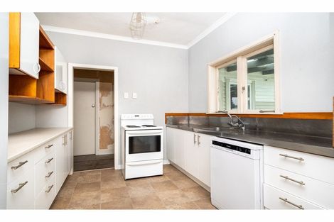 Photo of property in 5 Hutchinson Road, Helensville, 0875