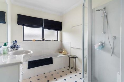 Photo of property in 401b Great South Road, Opaheke, Papakura, 2113