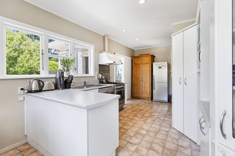 Photo of property in 28 Findlay Street, Tawa, Wellington, 5028