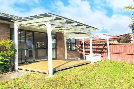 Photo of property in 11 Claywest Place, Glen Eden, Auckland, 0602