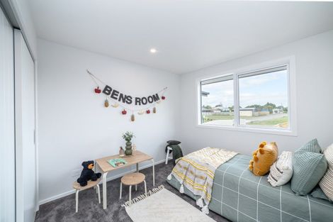 Photo of property in 9 Macrocarpa Lane, Carterton, 5713