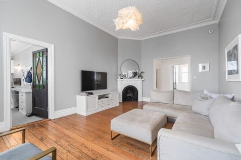 Photo of property in 37 Mozeley Avenue, Devonport, Auckland, 0624