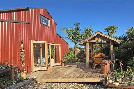 Photo of property in 76 Top Town Place, Coromandel, 3506