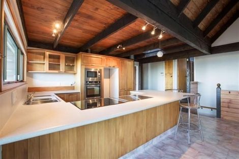 Photo of property in 274 Shaw Road, Titirangi, Auckland, 0604