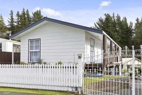 Photo of property in 29 Newburn Grove, Wainuiomata, Lower Hutt, 5014