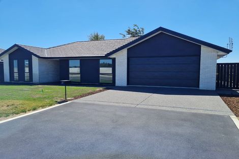 Photo of property in 22 Eileen Way, Rolleston, 7615