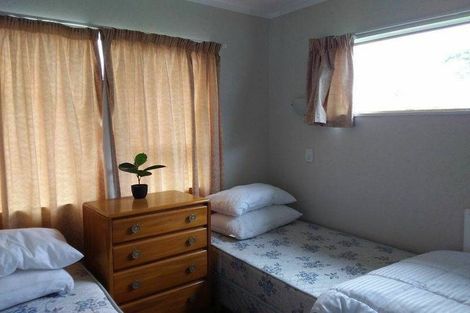 Photo of property in 6 Shera Street, Acacia Bay, Taupo, 3330