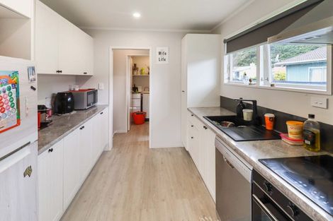 Photo of property in 12 Rakaia Grove, Wainuiomata, Lower Hutt, 5014