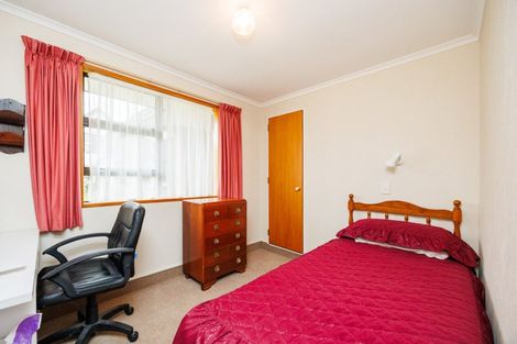 Photo of property in 8 Gregory Close, Palmerston North, 4414