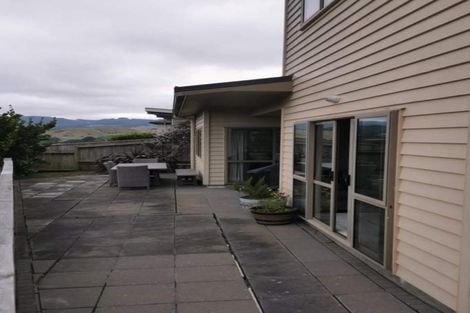 Photo of property in 6 Port Lane, Whitby, Porirua, 5024