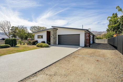 Photo of property in 54 Stratford Drive, Mount Pisa, Cromwell, 9383