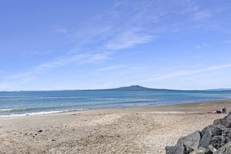 Photo of property in Seaview Apartments, 4/64 Milford Road, Milford, Auckland, 0620