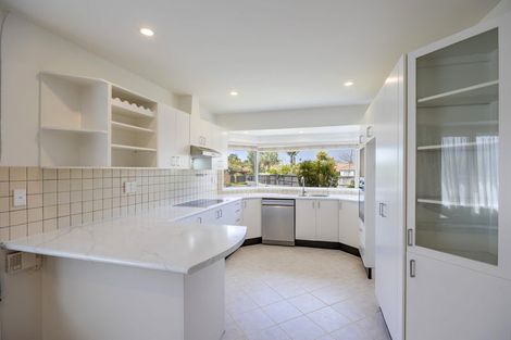 Photo of property in 21 Suncrest Drive, West Harbour, Auckland, 0618