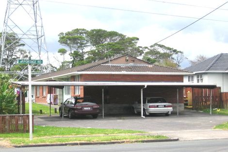 Photo of property in 1/76 Portage Road, New Lynn, Auckland, 0600
