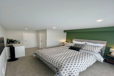 Photo of property in 2 Mikoikoi Crescent, Mangere Bridge, Auckland, 2022