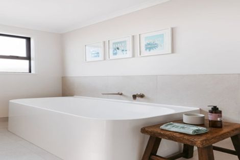 Photo of property in 23 Tabraham Crescent, Pyes Pa, 3112