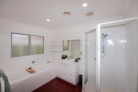 Photo of property in 212 Westchester Drive, Churton Park, Wellington, 6037