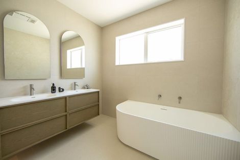 Photo of property in 49 Symes Drive, Red Beach, 0932