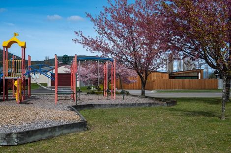 Photo of property in 2 Pukeko Way, Kinloch, Taupo, 3377