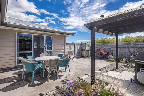 Photo of property in 21 Jade Lane, Paraparaumu, 5032