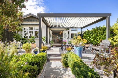 Photo of property in 8 Celia Street, Redcliffs, Christchurch, 8081