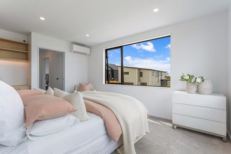 Photo of property in 5 Makumaku Place, Long Bay, 0630