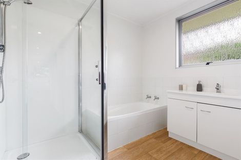 Photo of property in 51 Ambleside Drive, Burnside, Christchurch, 8053