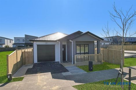 Photo of property in 45 Tributary Parade, Karaka, 2113