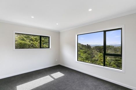 Photo of property in 6 Pihipihi Way, Crofton Downs, Wellington, 6035