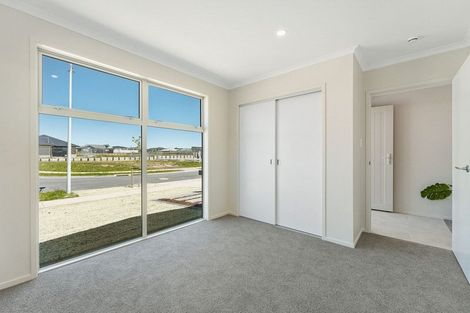 Photo of property in 23 Tabraham Crescent, Pyes Pa, 3112