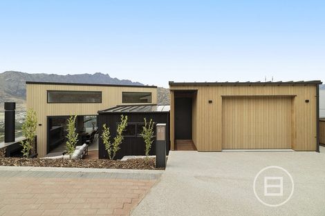 Photo of property in 86 Middleton Road, Queenstown Hill, Queenstown, 9300