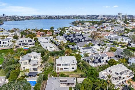 Photo of property in 7a Audrey Road, Takapuna, Auckland, 0620