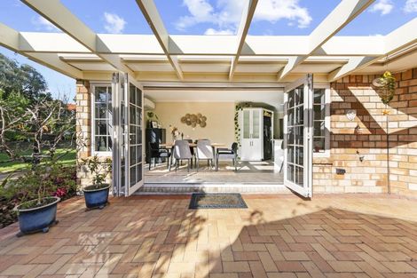 Photo of property in 12 San Jose Rise, Shamrock Park, Auckland, 2016