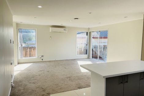 Photo of property in 16 Nan Place, Pakuranga Heights, Auckland, 2010