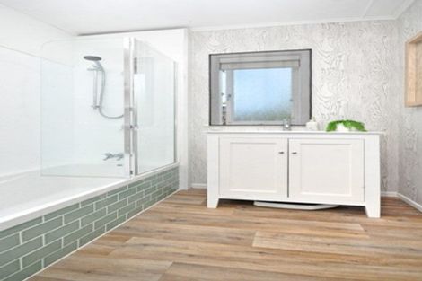 Photo of property in 3 Karaka Street, Helensville, 0800